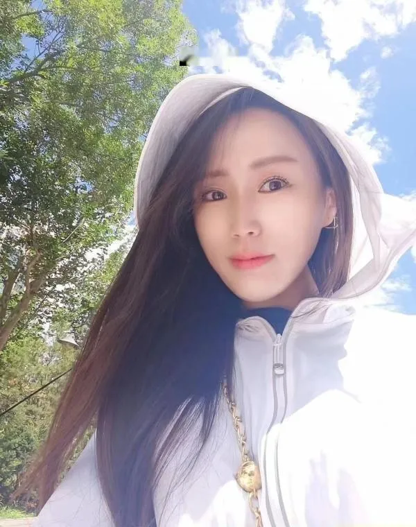 洪山苗条高挑少妇