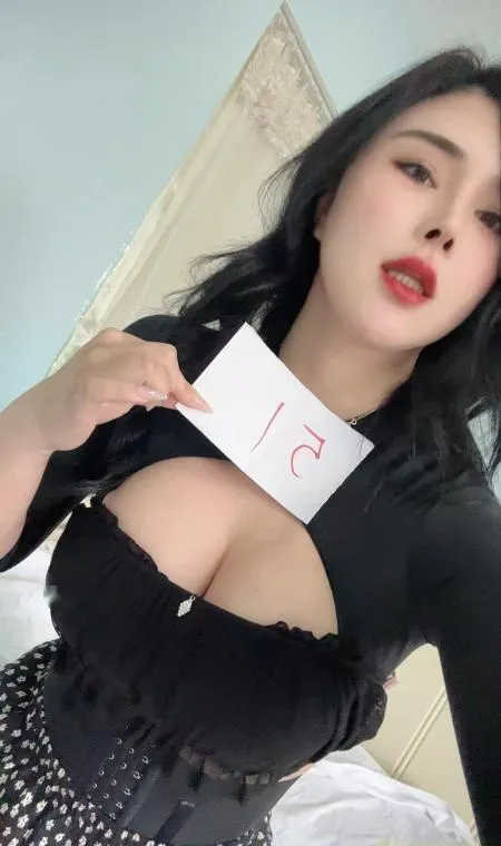 模特月亮姐姐