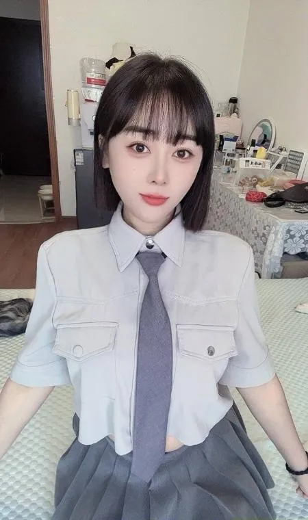大奶艾琳美女