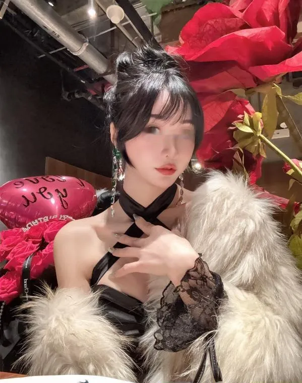 模特梦婷