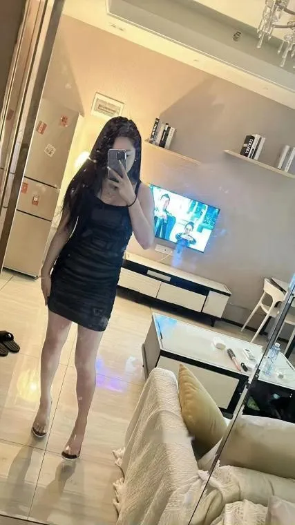 蜀山肤白小姐姐