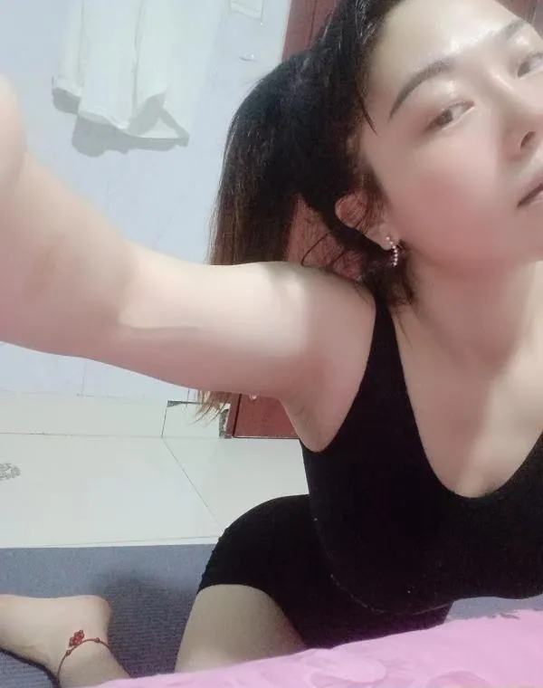骚逼少妇朵朵