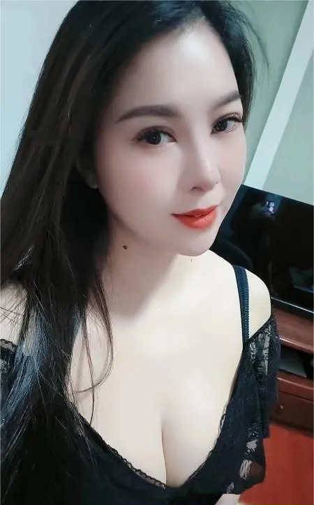 成都美胸少妇雪梨