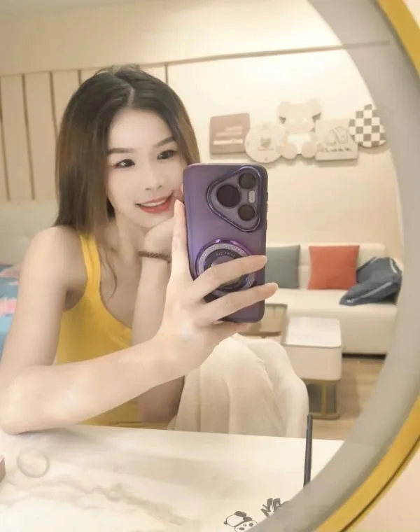 深喉舌吻娇小朵朵