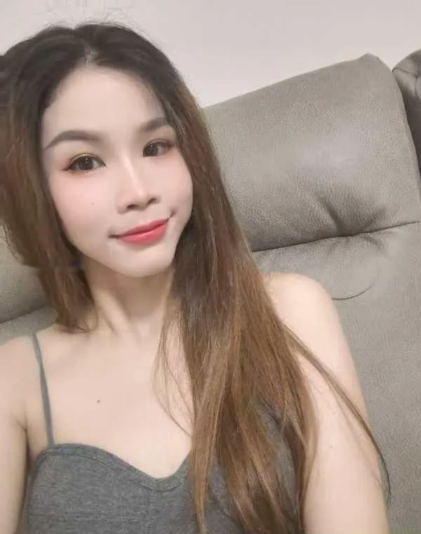 性感舌吻朵朵