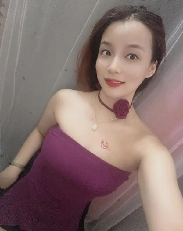妩媚性感御姐