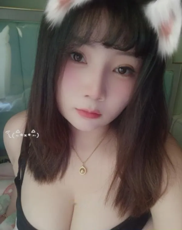 前凸后翘的建邺小辣椒