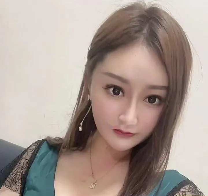 性感长腿依依