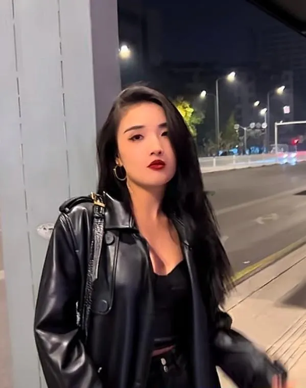 会所出来的小姐姐