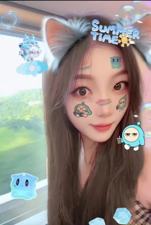小九月尽显好身材