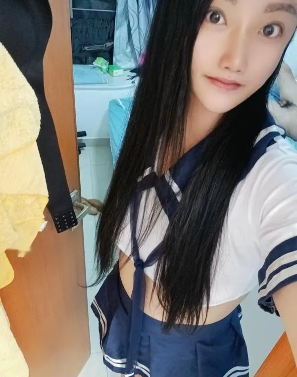 JK制服小美深喉一觉