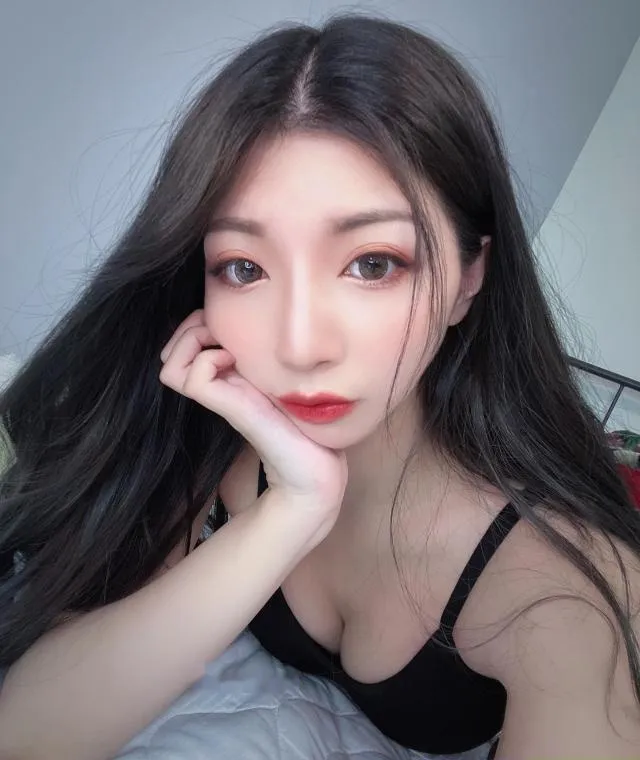 性感妩媚的仙仙美女