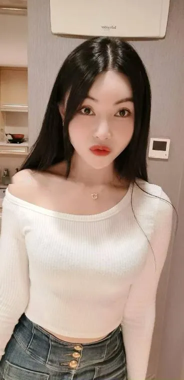 肤白颜值身材好老师