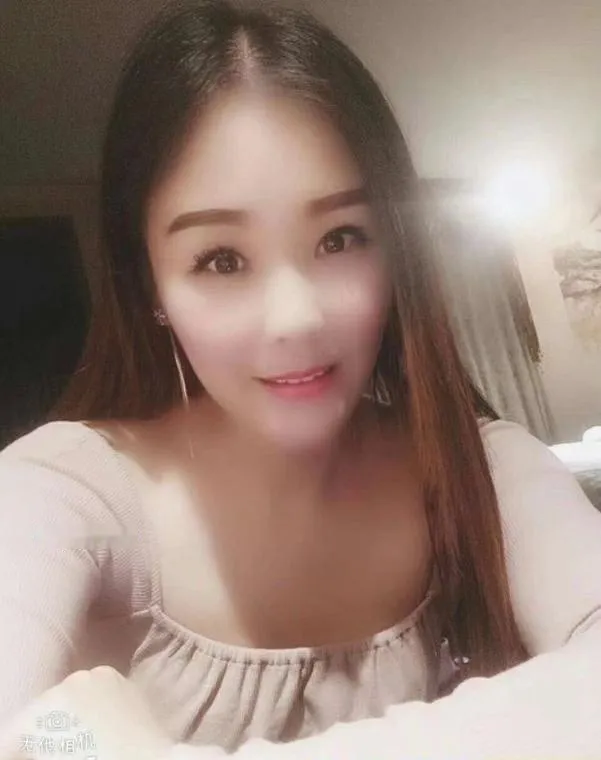腿模依依