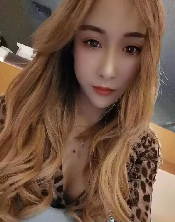西青双飞姐妹花