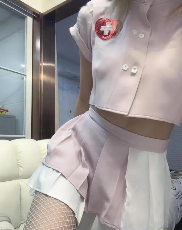 静安制服诱惑美娜