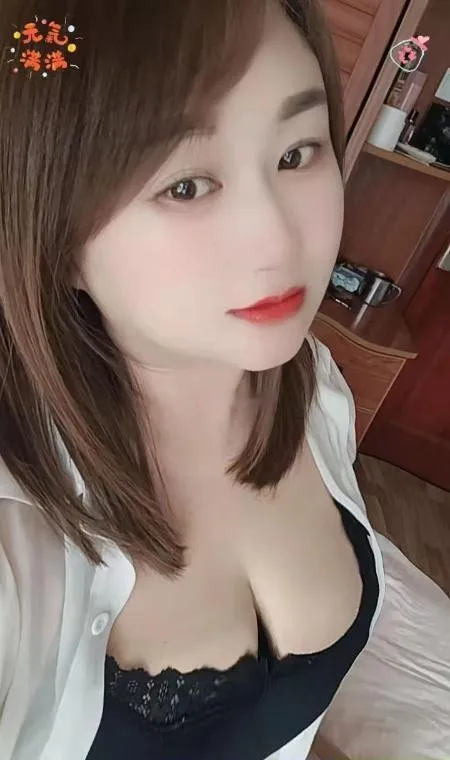 风骚大奶妹子