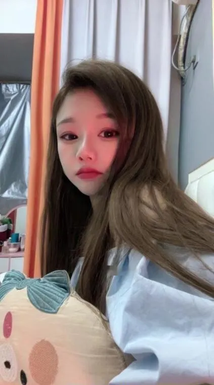 00后嫩妹子