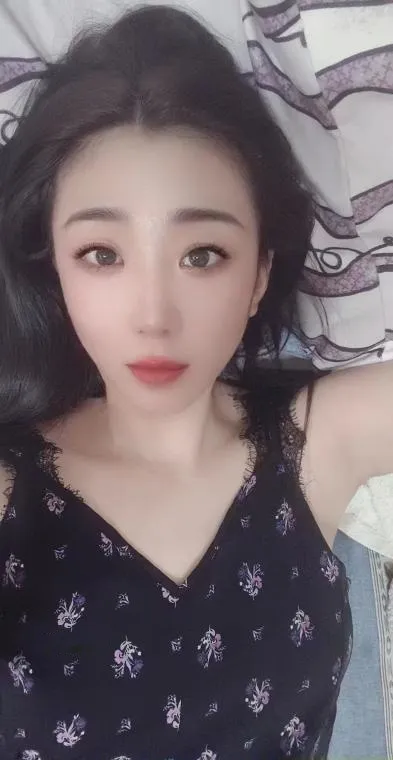 南站附近的大长腿中巷