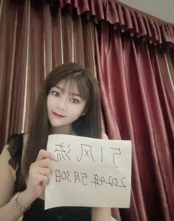 大奶妹子霞霞