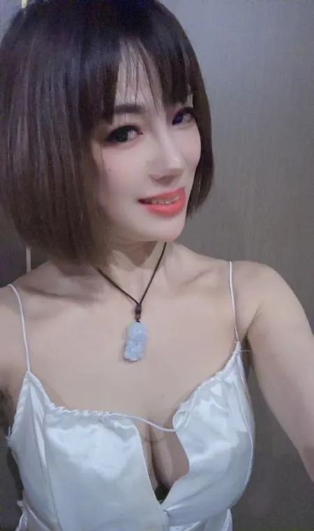 可颜射潮喷的媚娘