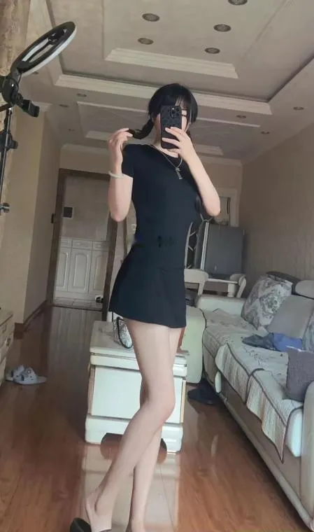 西门长腿依依