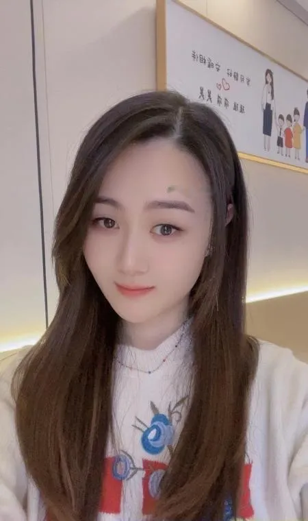 天心肤白貌美妹子