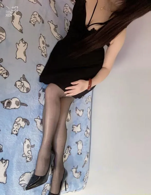 骚气十足小少妇