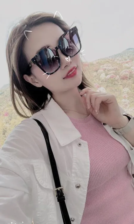 长腿美女莉莉
