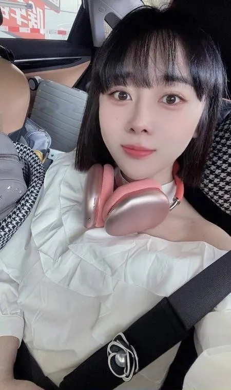 大奶艾琳妹子