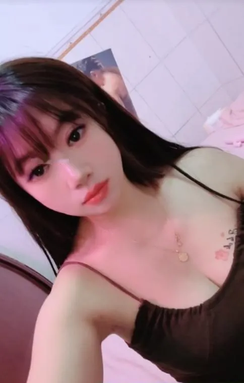 白云少妇琴