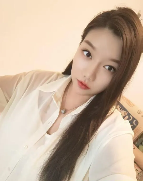 罗湖箫后欣欣