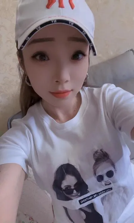 瑶海娇小少妇
