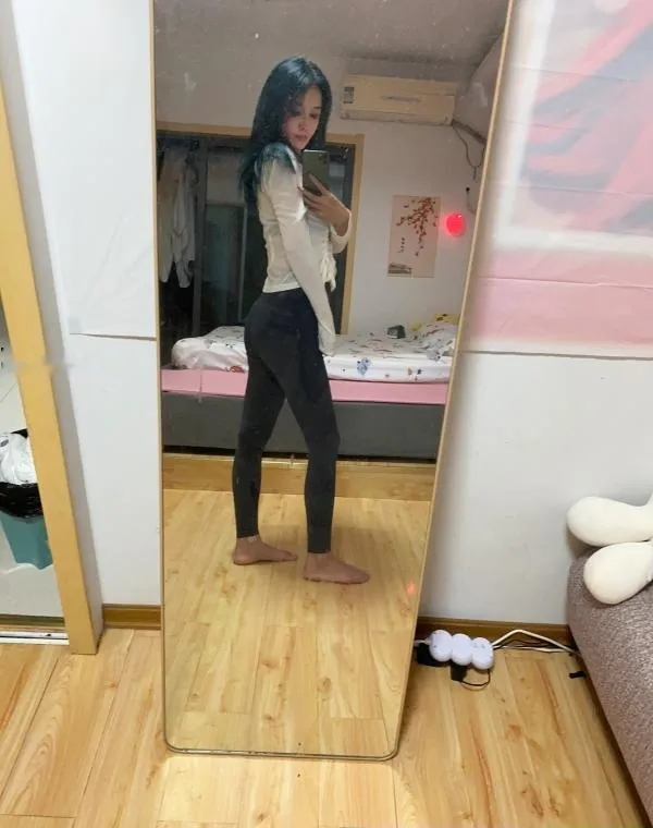 翘臀瑜伽少妇