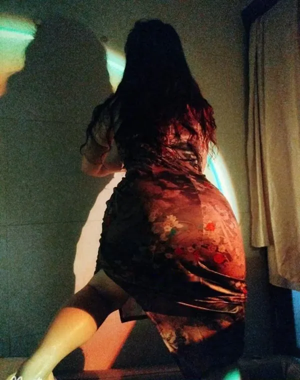 重庆旗袍女神水床皇后