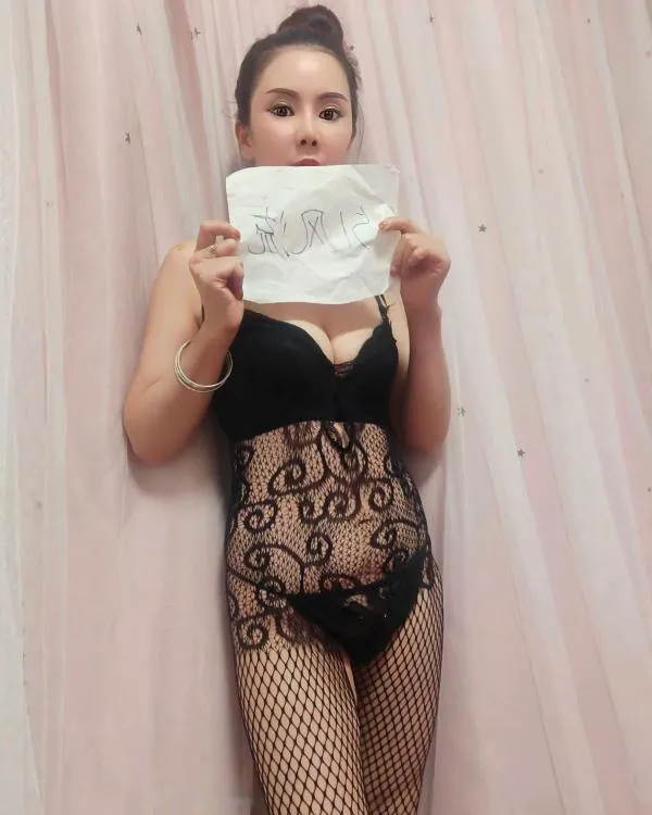 汉阳钟家村小姐姐