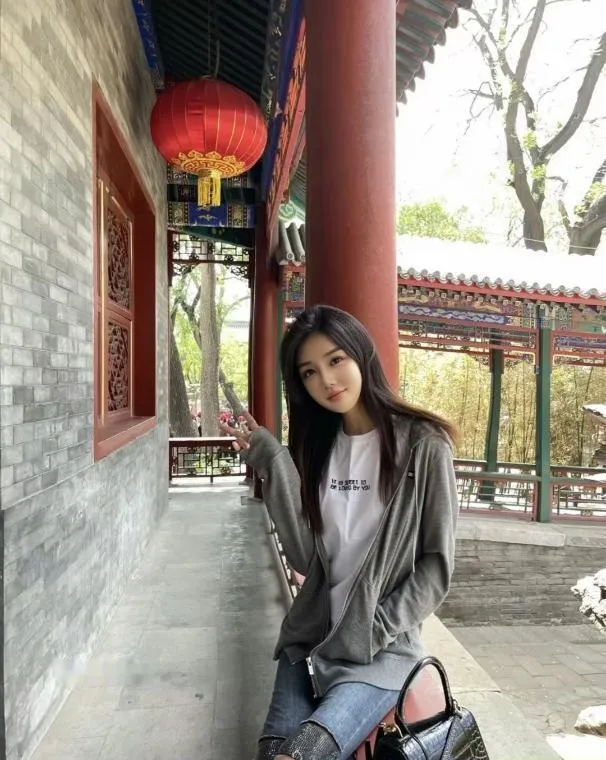 兼职小姐姐