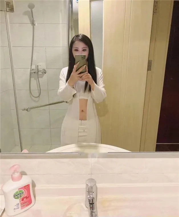美腿骚货小妹妹