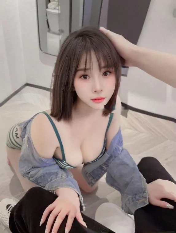 越秀大奶兔兔