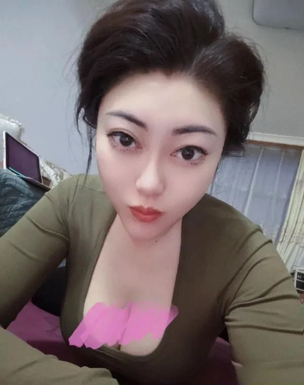 大奶李包子