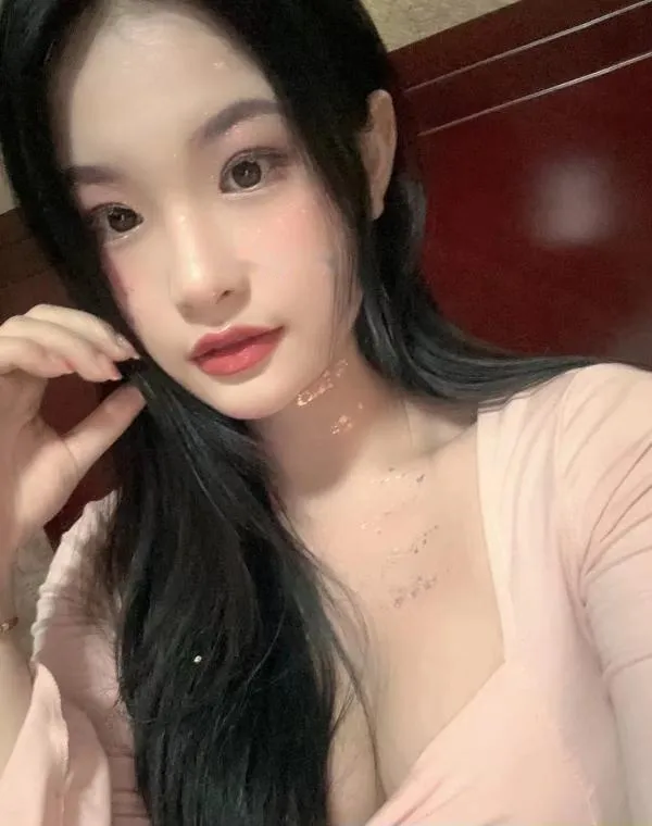 想入非非的妃儿