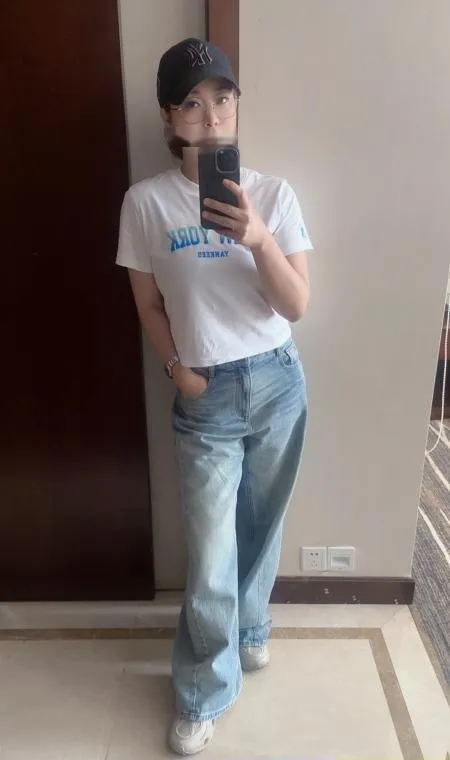 闷骚眼镜姐