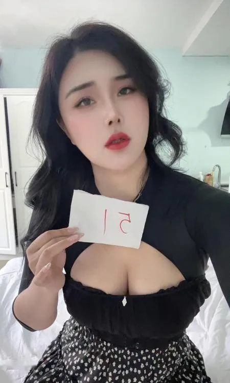 模特月亮姐姐