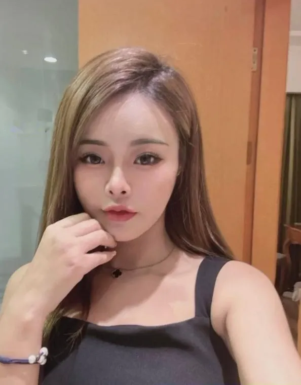 制服黑丝小璐