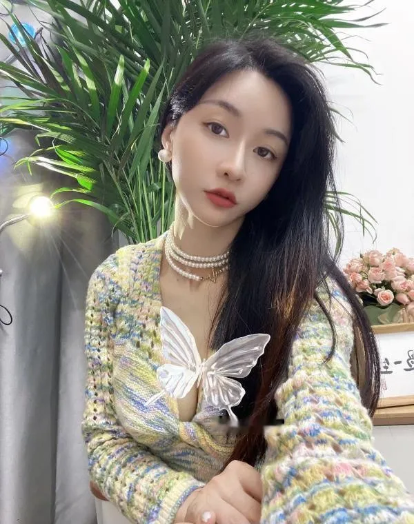 模特梦婷