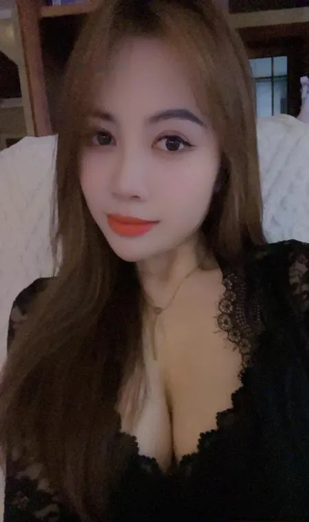 天心轻熟女服务妹子