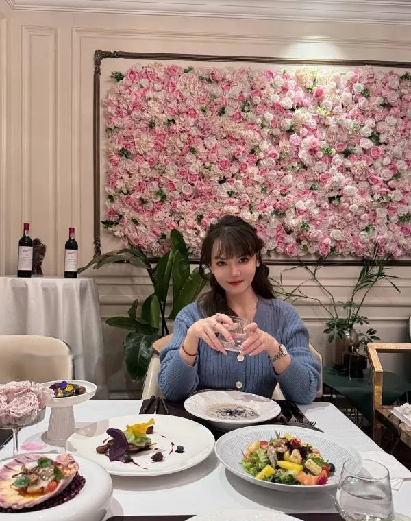 性感身材漂亮小姐姐