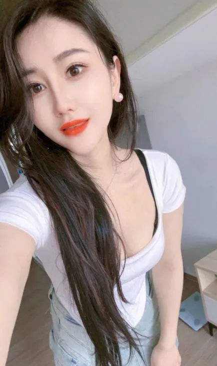 天河皮肤白皙美艳少妇