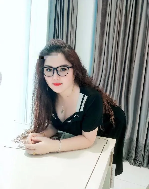南宁火车站豪乳少妇
