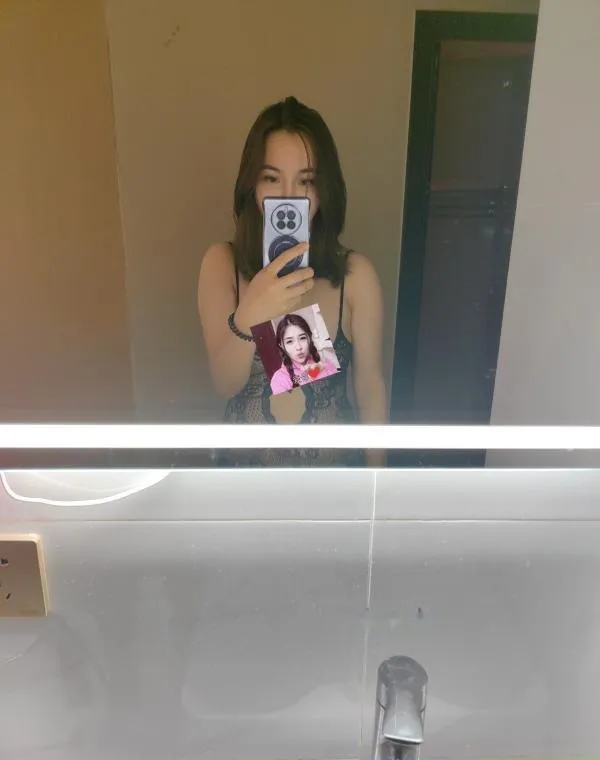 气质长腿服务型美女